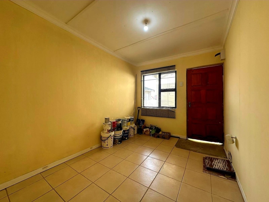 5 Bedroom Property for Sale in Mdantsane Nu 17 Eastern Cape